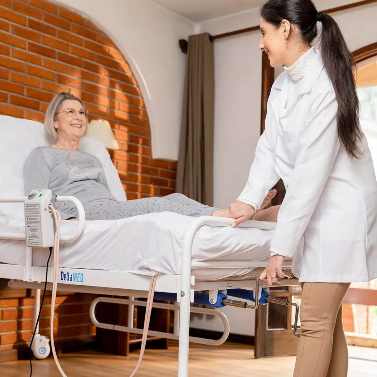 Cama Hospitalar Dellamed DX2 Manual