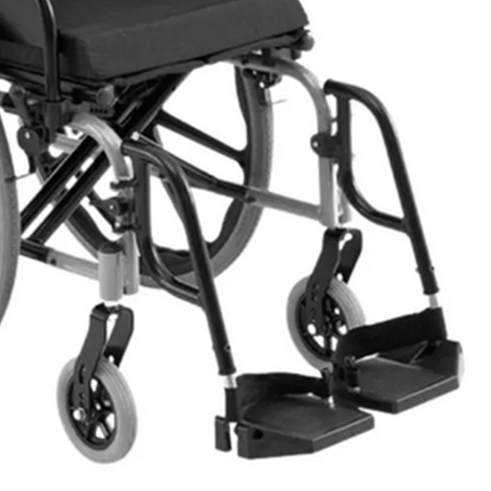 Cadeira de Rodas Ortobras KE Assento 44cm Dobrável Prata