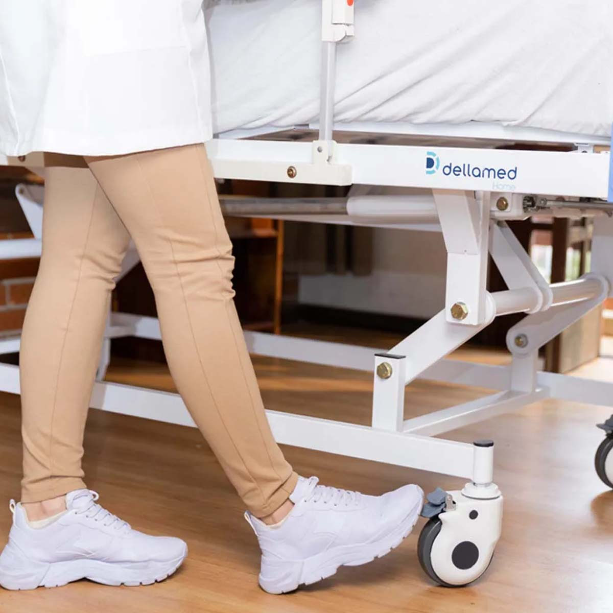Cama Hospitalar Manual 3 Movimentos com Elevação DX3 Dellamed