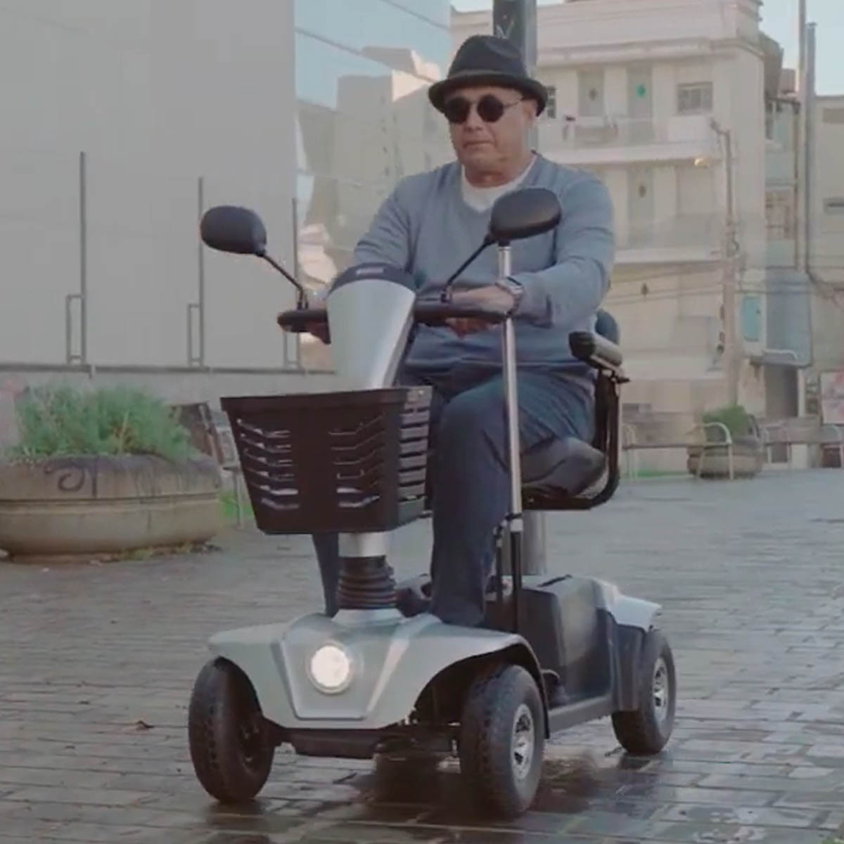 Scooter Elétrica CS Dobrável até 150 Kg Dellamed