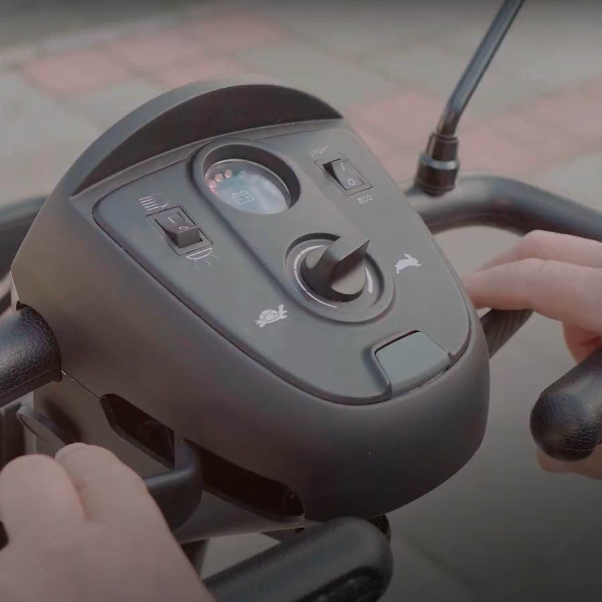 Scooter Elétrica CS Dobrável até 150 Kg Dellamed