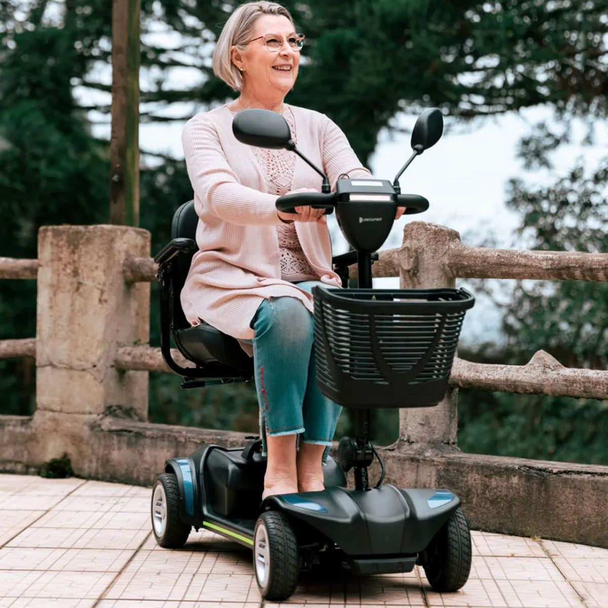 Carregador de Baterias 24V 5A Compatível com Scooter LB Dellamed