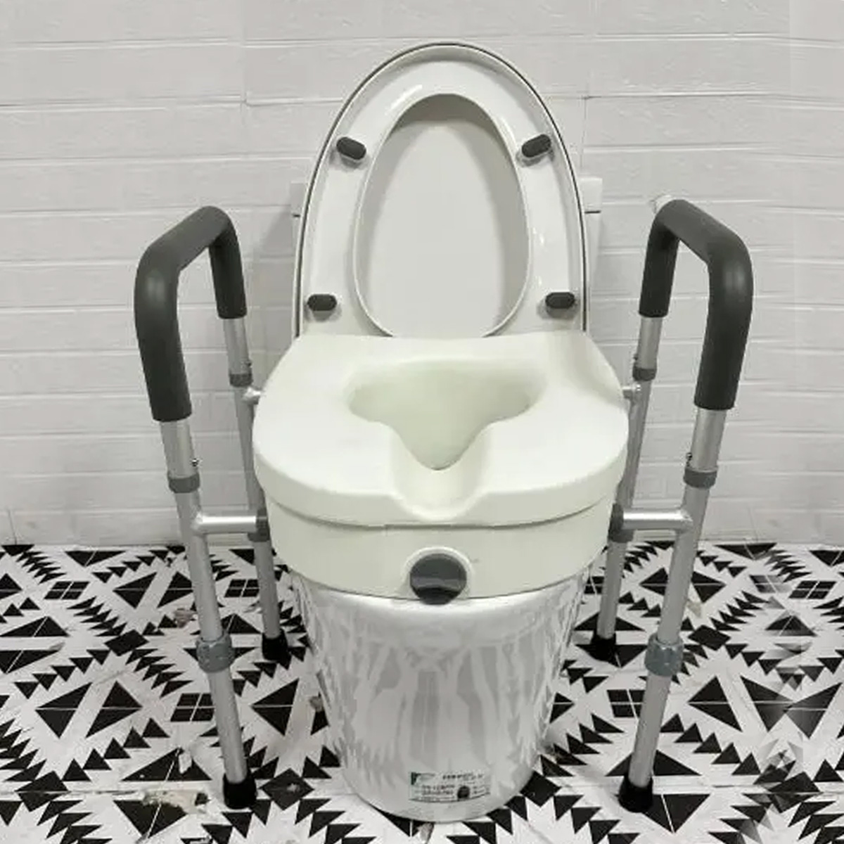 Assento Sanitário Elevado com Barra de Apoio Lateral Senior Care 